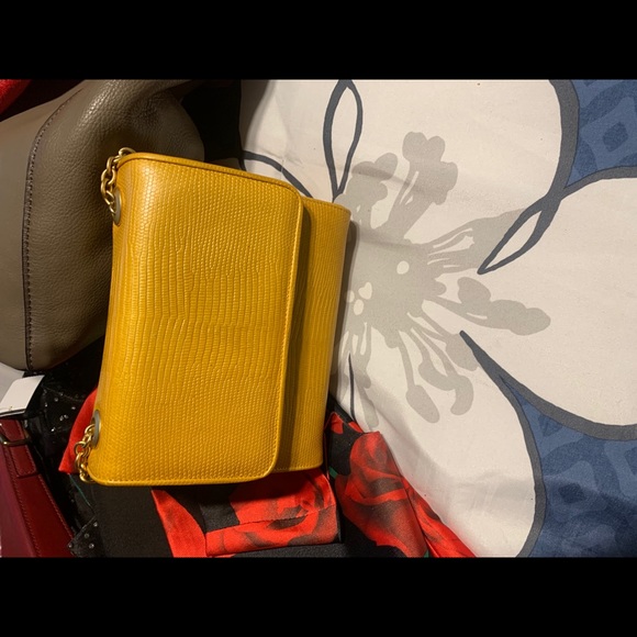 Vintage Gold Shoulder Bag - Picture 16 of 16